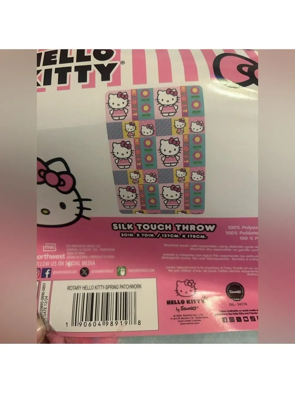 Hello Kitty Throw blanket